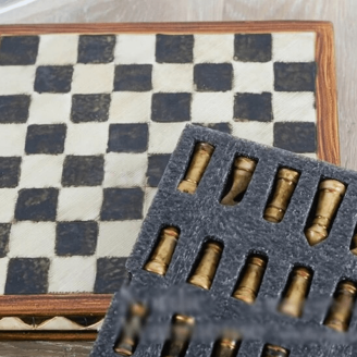 Echiquier en bois et résine avec ses pièces en bois d'échecs