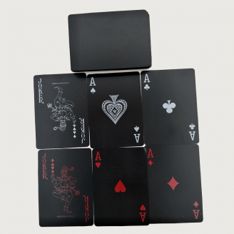 découvrez nos cartes de jeux argent rouge et noires
