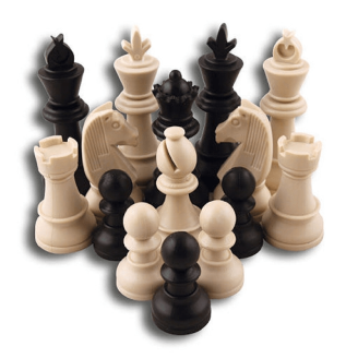 pièces de jeux d'échecs en plastique